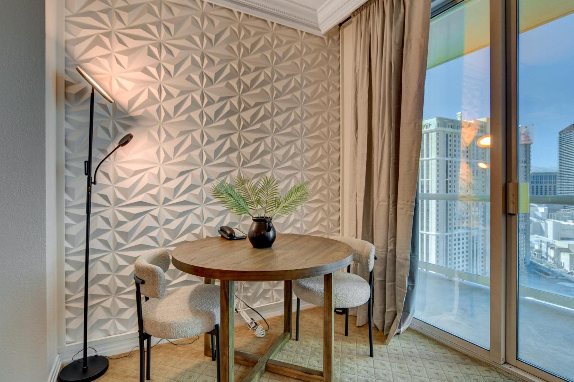 Jewel W/balcony Mgm Signature * 23rd Floor* Strip View * Las Vegas